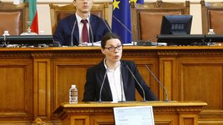 Белобрадова разкри какво ще прави ДБ при завъртането на мандатите 