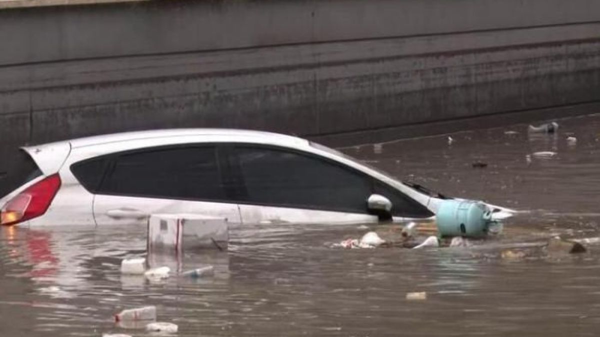 Водна стихия се стовари над Анкара, страшно е! ВИДЕО