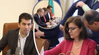 От последните минути: Ето какво се случи в МС след скандала с тримата министри на ИТН