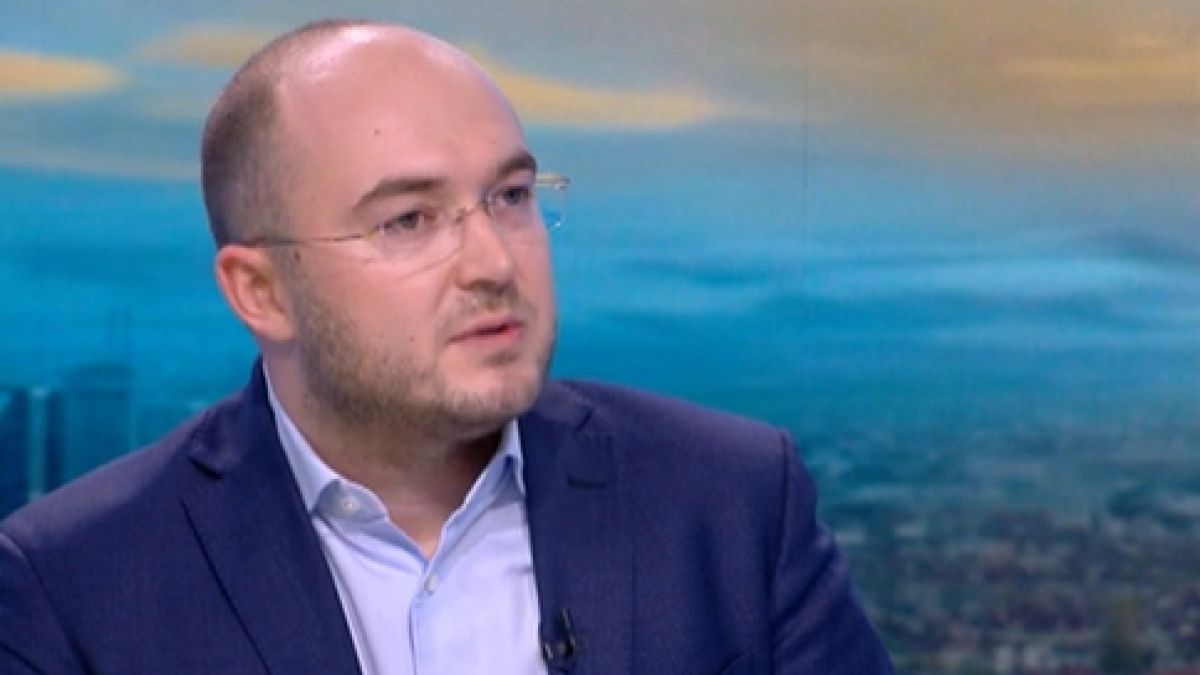 Председателят на СОС: Кирил Петков оставя София без автобуси и трамваи
