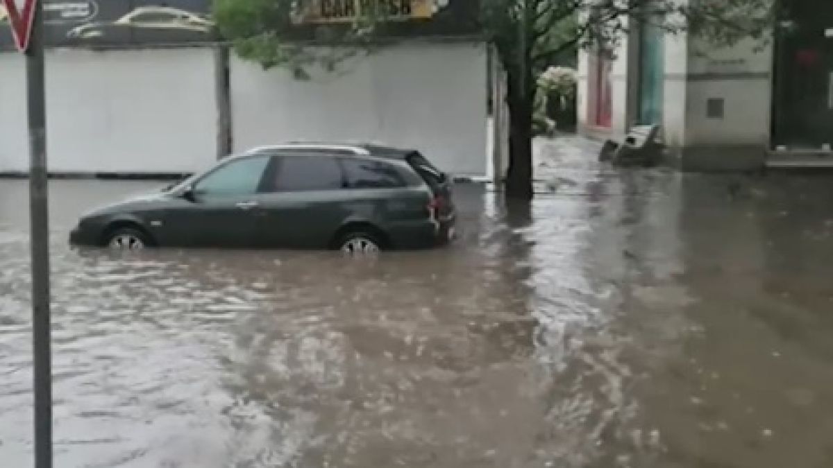 Ето какви са щетите след стихията в София ВИДЕО