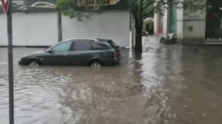 Ето какви са щетите след стихията в София ВИДЕО