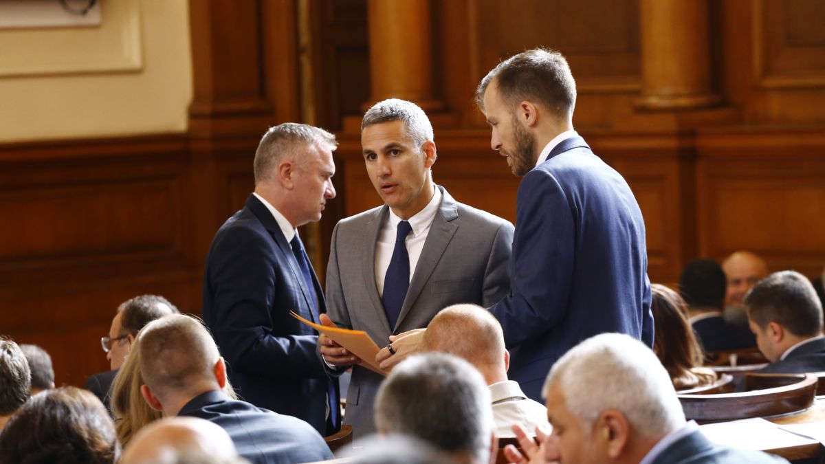 Гюров си вярва, че вотът на недоверие е лесен за оборване