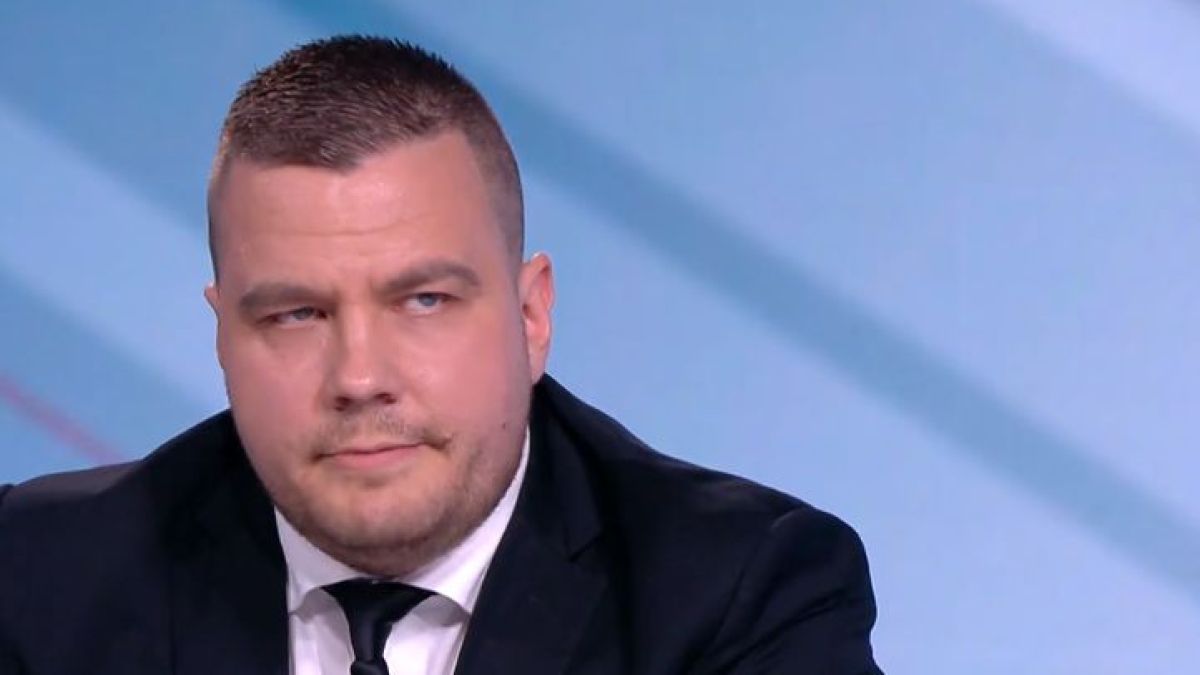 Балабанов показа скандална бележка, ето как Петков се кани да продаде България СНИМКА