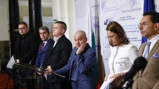 От ИТН са бесни! Петков подмолно подкупвал техни депутати, предлагал им... 