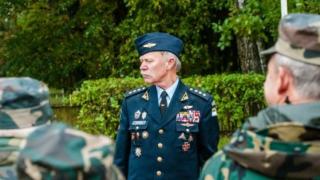 Последният собственик на самолета-фантом: Продадох го в събота на фирма от София, но...