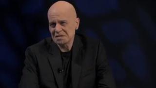 Трифонов хвърли бомба, вижте как е записал в телефона си Кирил Петков!