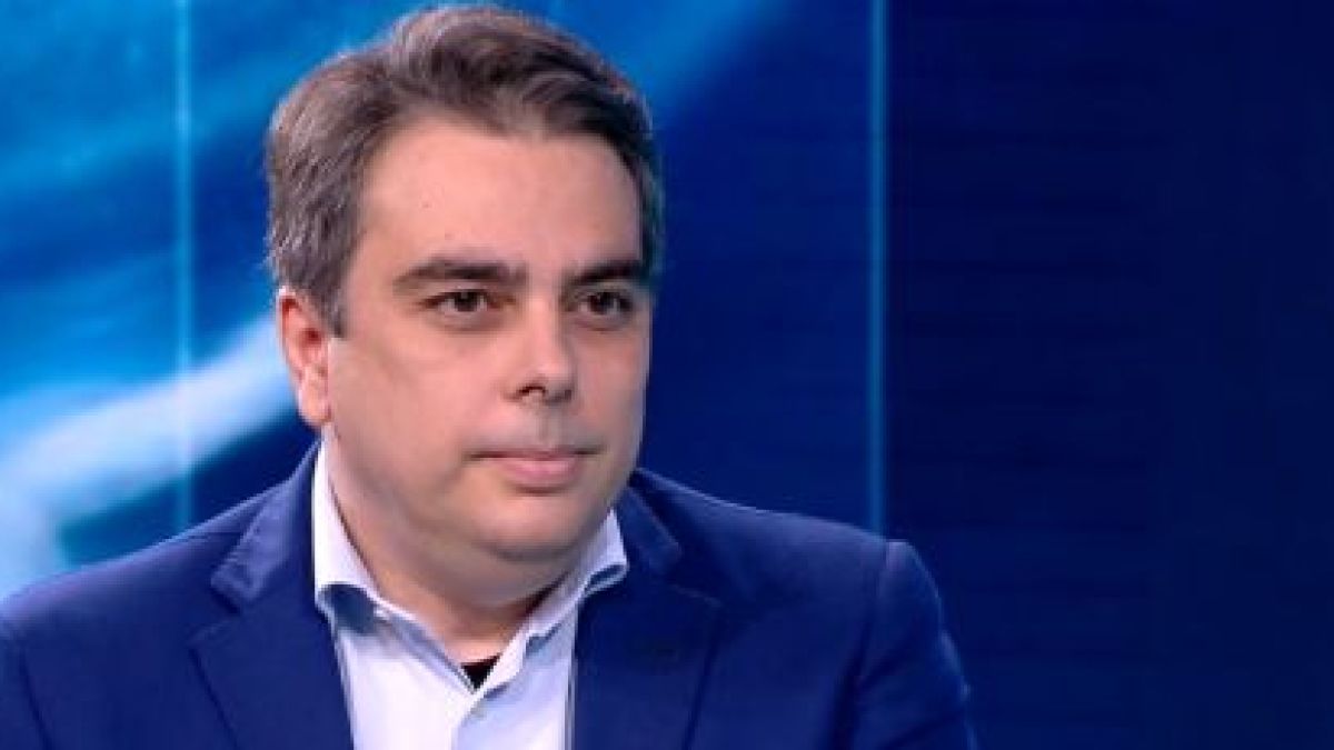 Асен Василев в шок от тези думи на Слави за него, оправдава се, че... 