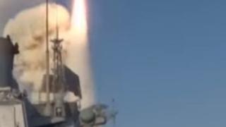 ВИДЕО от войната: Ракети „Калибър” унищожиха военна помощ на ЕС и САЩ за Украйна 