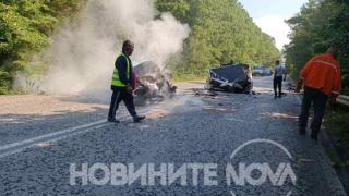 Ужасяващи СНИМКИ от тежка катастрофа със загинал до пункта на КАТ "Баба Яга"