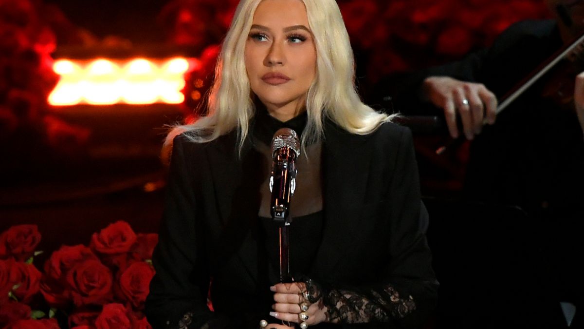Шок: Кристина Агилера си сложи пенис СНИМКА 18+