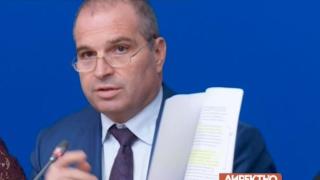Гроздан Караджов извади документи: Асен Василев искаше да даде 1,3 млрд. на фирмите-крадци