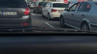 Километрично задръстване на „Цариградско шосе“ заради протест СНИМКИ