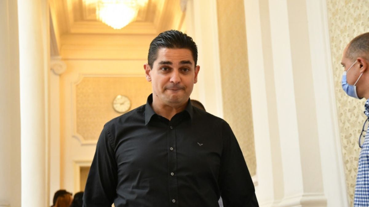 Хората на ИТН в Плевен за Радостин Василев: Продажник, срам си за града!