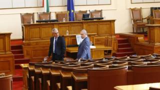 В сряда извънредно прекратиха НС, а днес...