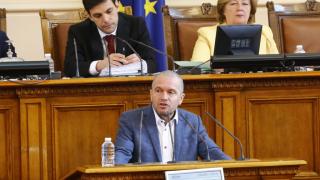 Разприте в НС не стихват, настояват Петков да се яви на детектор на лъжата ВИДЕО 