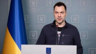Арестович гневен: Олаф Шолц е отговорен за убитите украински деца, защото...