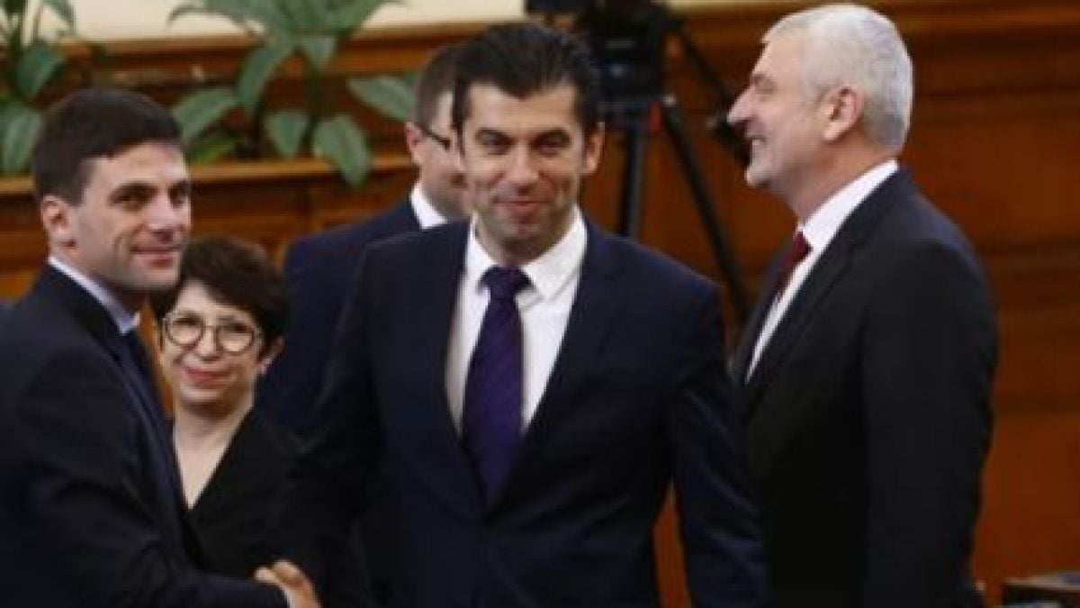 Петков отмени визитата в Азербайджан, за да...