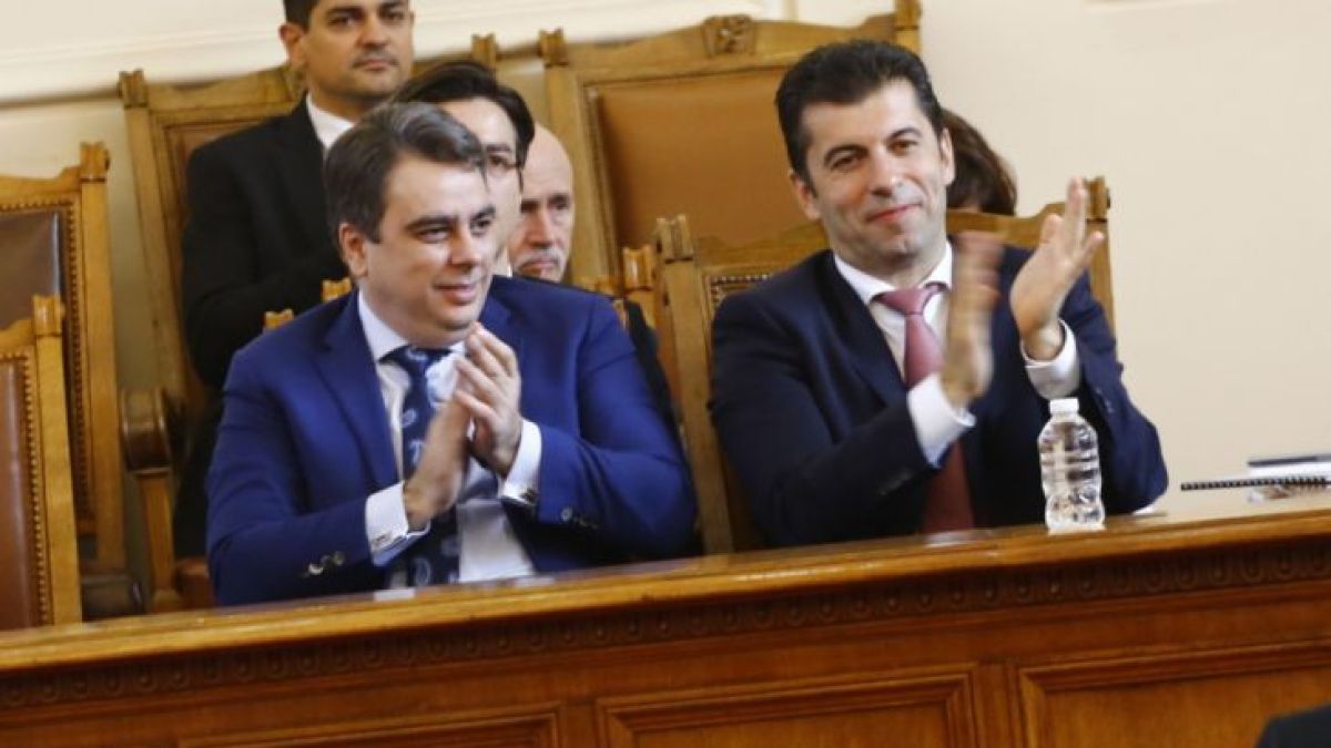 Заради необяснимо бездействие на Асен Василев: Рекорден брой удавници по морето още от този уикенд 