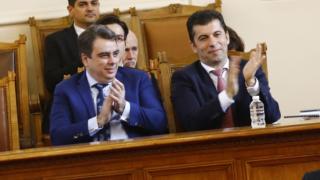Заради необяснимо бездействие на Асен Василев: Рекорден брой удавници по морето още от този уикенд 