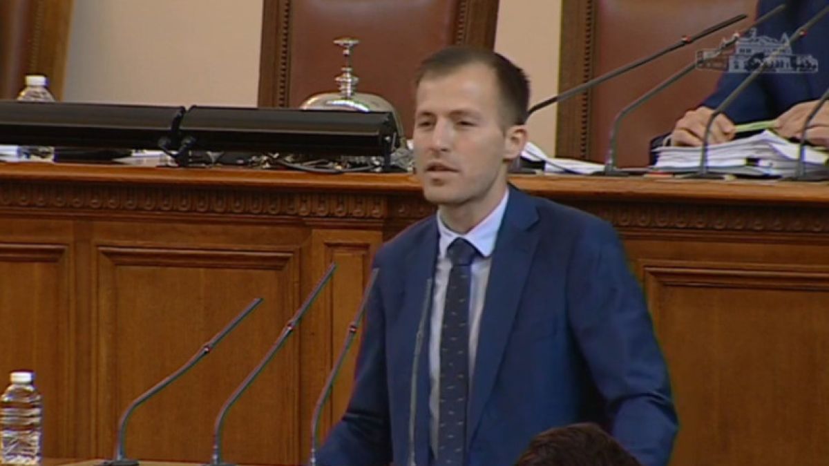 Депутатки и депутат от ПП останаха в историята на НС с тези бисери, които изръсиха от трибуната  