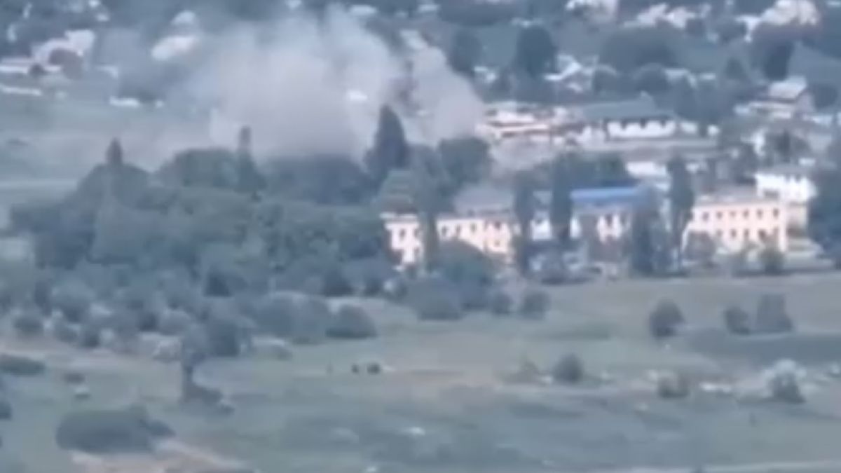 Зеленски свика спешно генералите заради заплахата от нападение от Беларус, нови удари по Харков ВИДЕО