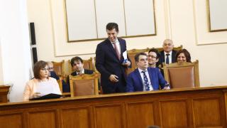 Кирил Петков отлита за Брюксел след вота