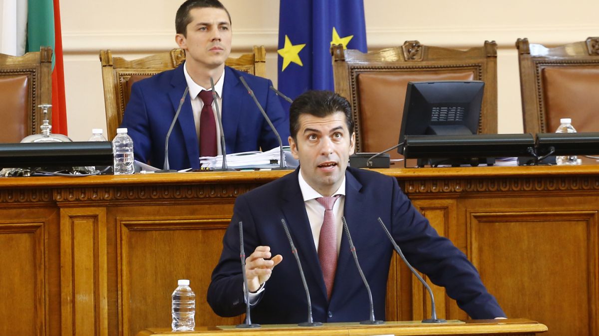 Последните дни в НС цари мракобесие и унижение заради Петков