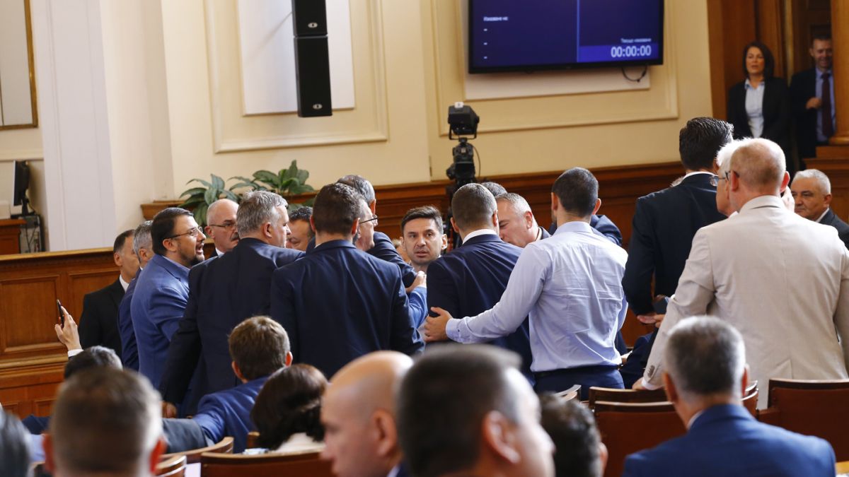 Анна Александрова от ГЕРБ: Събитията в парламента са мракобесие и унижение