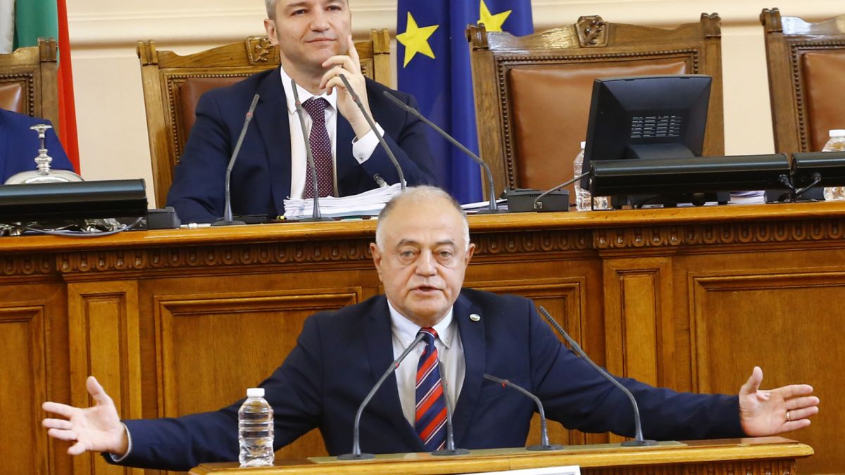 Атанасов вие на умряло заради скандала със записа, било диверсия на ... 
