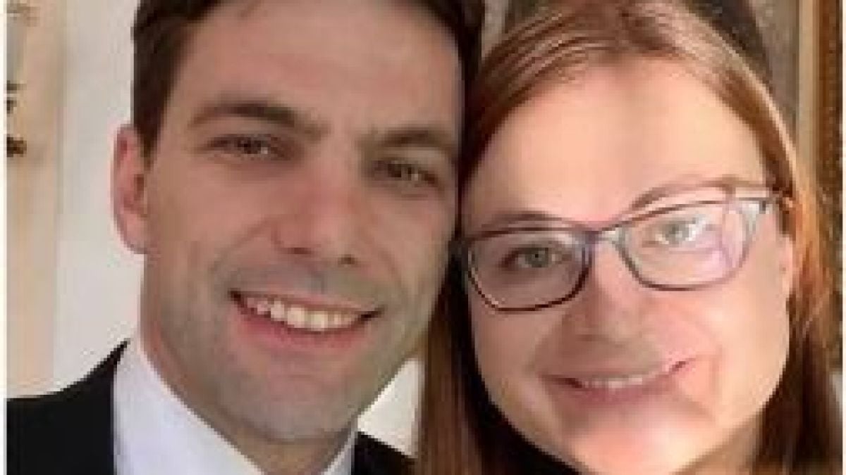 Скандално! Членка на СЕМ плътно до Никола Минчев, докато трябва да избира шеф на БНТ СНИМКА