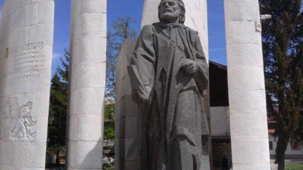 Докторантите и преподаватели от УниБИТ ще обособят три лъча, за да се поклонят пред паметта и делото на Паисий Хилендарски 