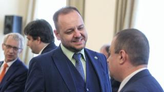 Вицепремиерът Сандов няма да подкрепи Петков в сюблимния момент, ето защо