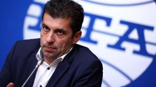 Рекорд на Гинес: Кирил Петков изрекъл 12 лъжи за 3 минути в "Панорама"