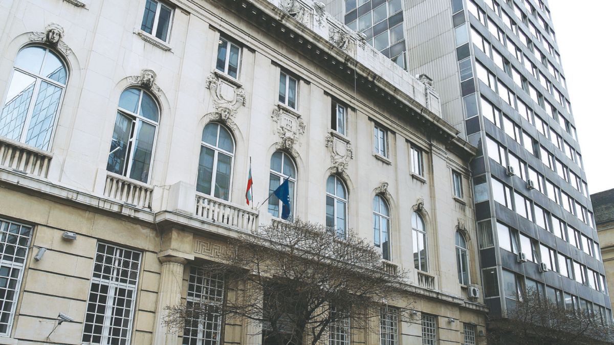 Министърът-милионер пръска 1 милион лева от парите на българите за...