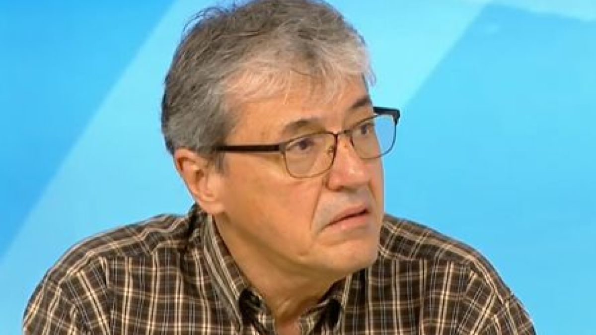 Експерти: В ситуация сме на "цугцванг", неприемливо е Кирил Петков да...