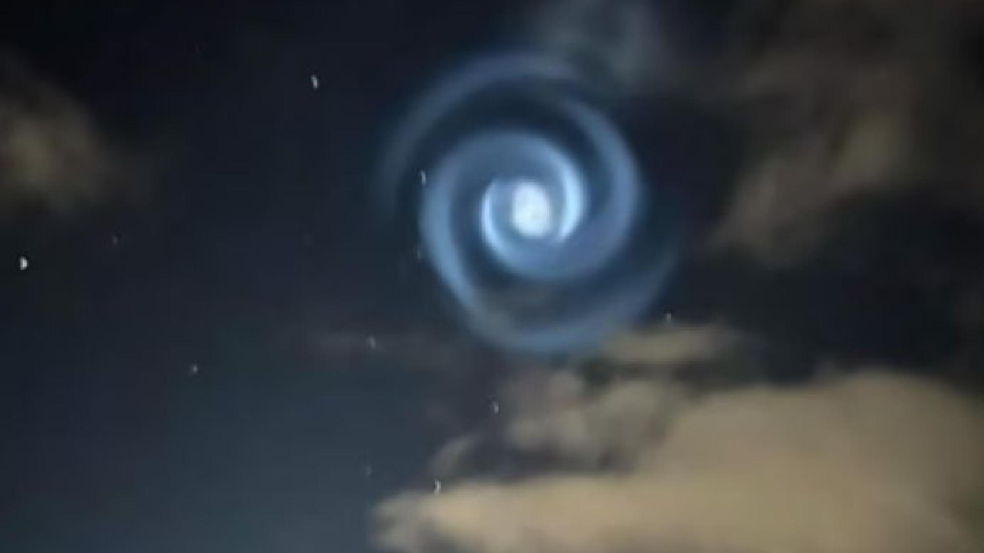 Шок! Мистериозни сини кълба хвърлиха в паника Нова Зеландия СНИМКИ