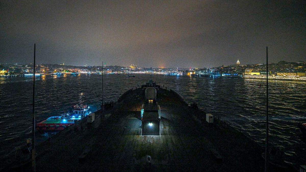 Опасен инцидент с ирански катери и американски военни кораби в Персийския залив
