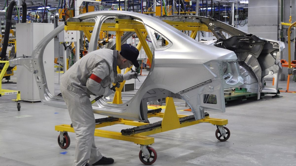 Stellantis, Volvo и VW искат да се върнат в Русия
