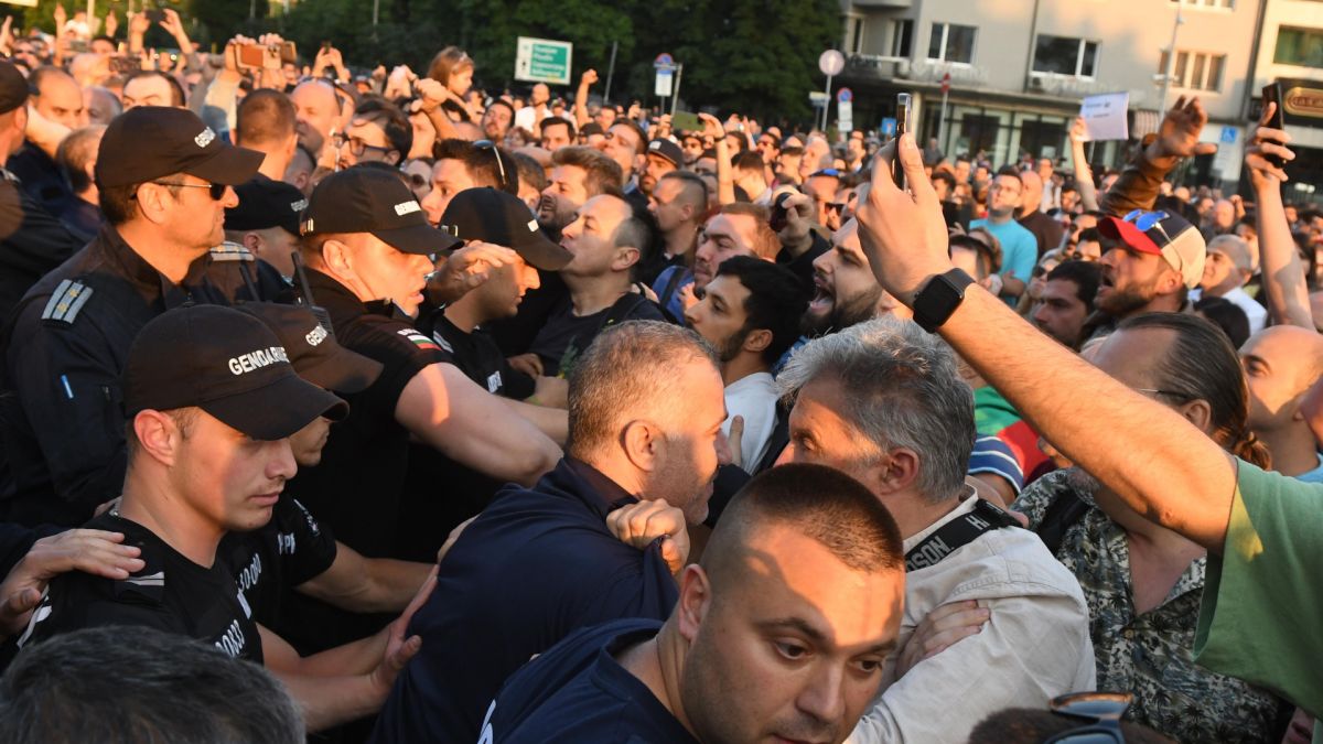 Около парламента днес ще е страшно!