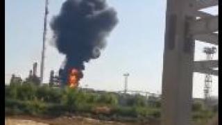 ВИДЕО от войната: Дронове атакуваха и подпалиха руска петролна рафинерия край границата с Украйна 