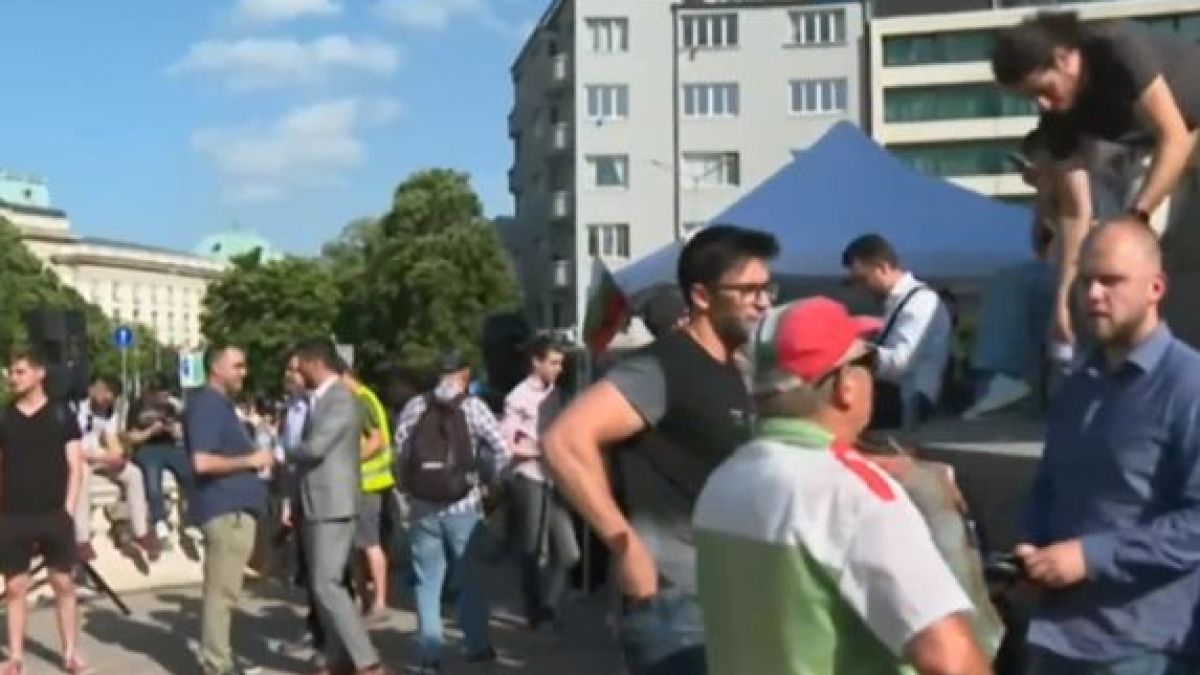 Фенове на коалицията на поредна манифестация, огласиха голяма грешка на кабинета ВИДЕО