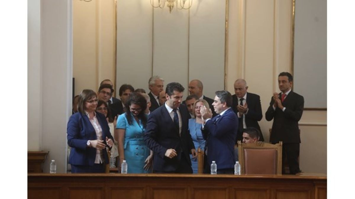Проф. Ивайло Дичев: Правителството падна. Какво ни очаква?