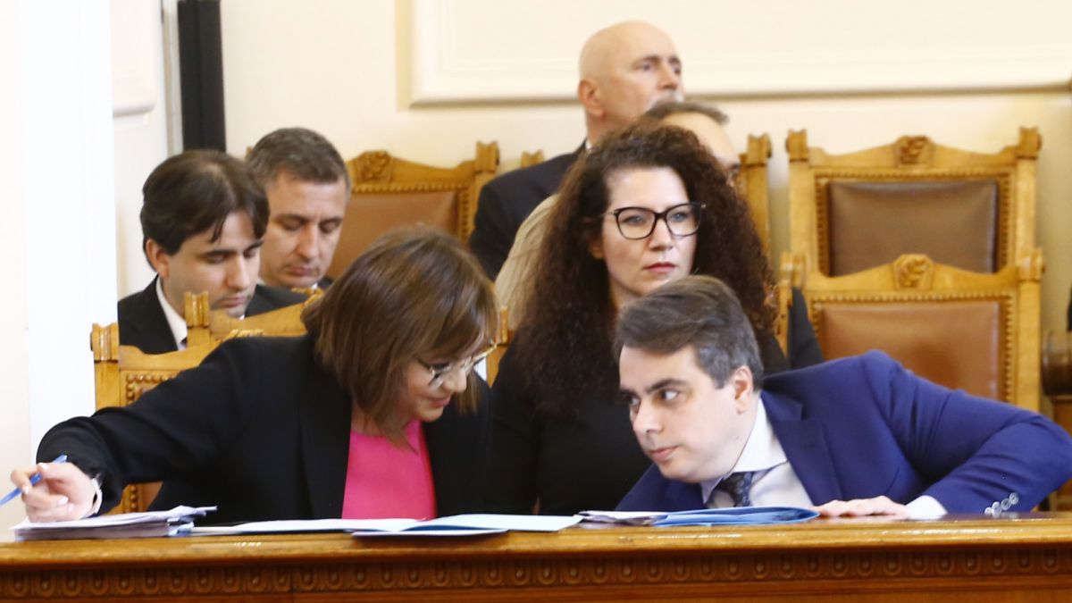 Чудовища, задкулисие и мафията: Политолози посочиха защо приоритетите на кабинета "Василев" са абсурдни 
