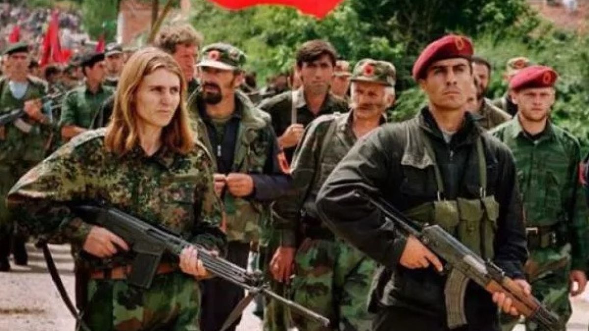 Албания изпраща войски в България