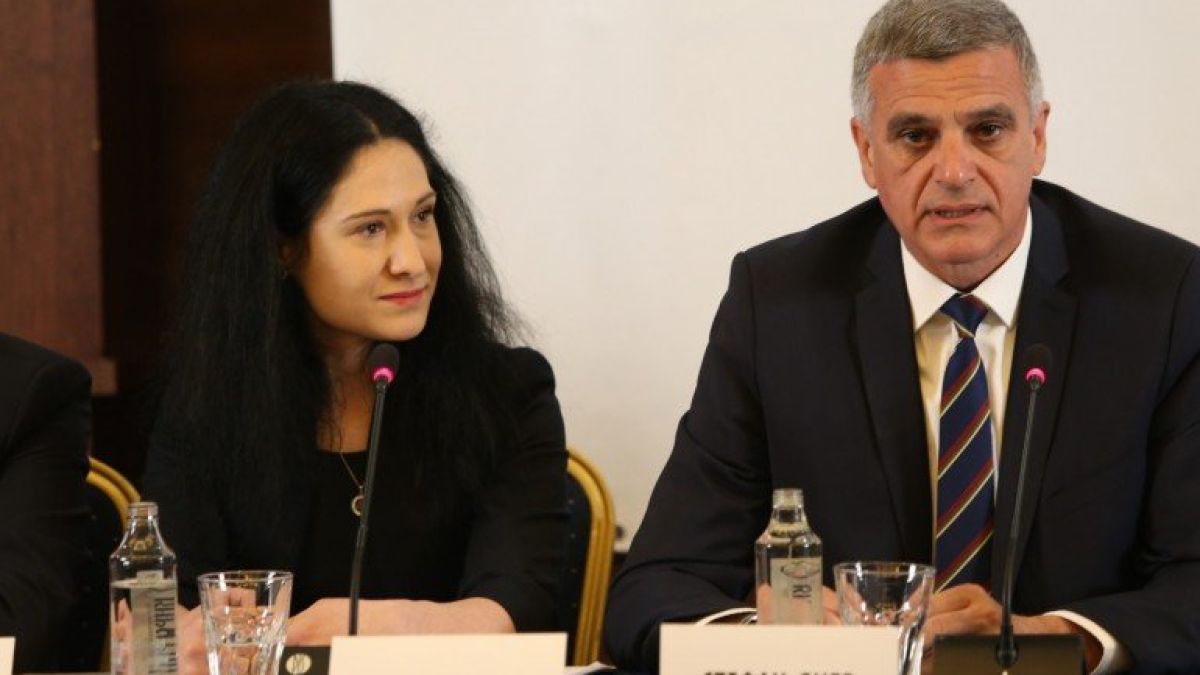 От кухнята: Забилата нож в гърба на Янев му нанесе нов съкрушителен удар