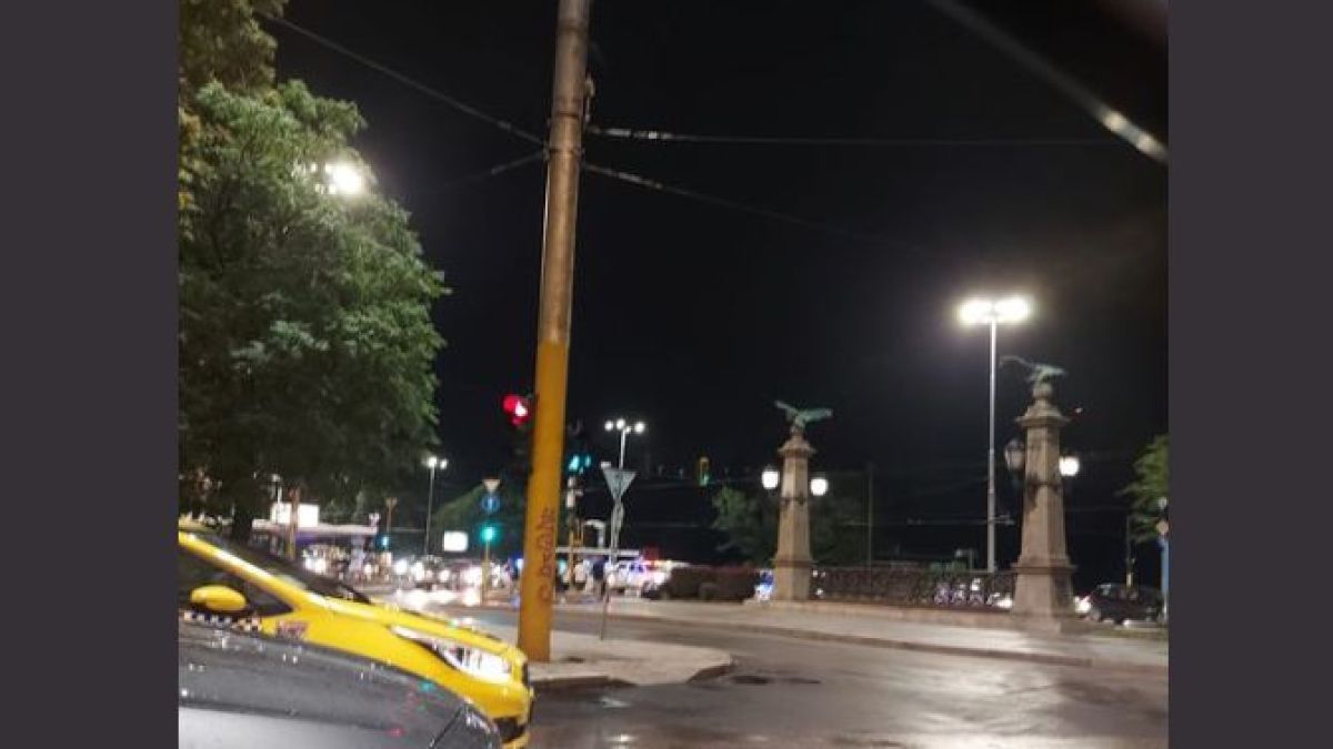 Първо в БЛИЦ! Адско меле на "Орлов мост" в София СНИМКИ