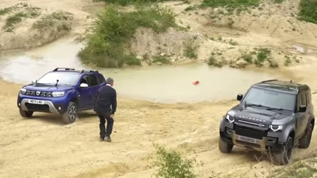 Не е за вярване как премина офроуд гонка между Dacia Duster и Land Rover ВИДЕО