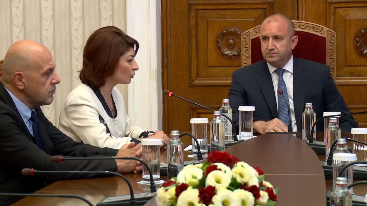 Радев попита каква е печелившата формула на ГЕРБ, а Атанасова го посече с тези думи ВИДЕО