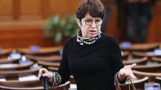 Бумерангът се стовари по главата на безлична депутатка на Кирил Петков